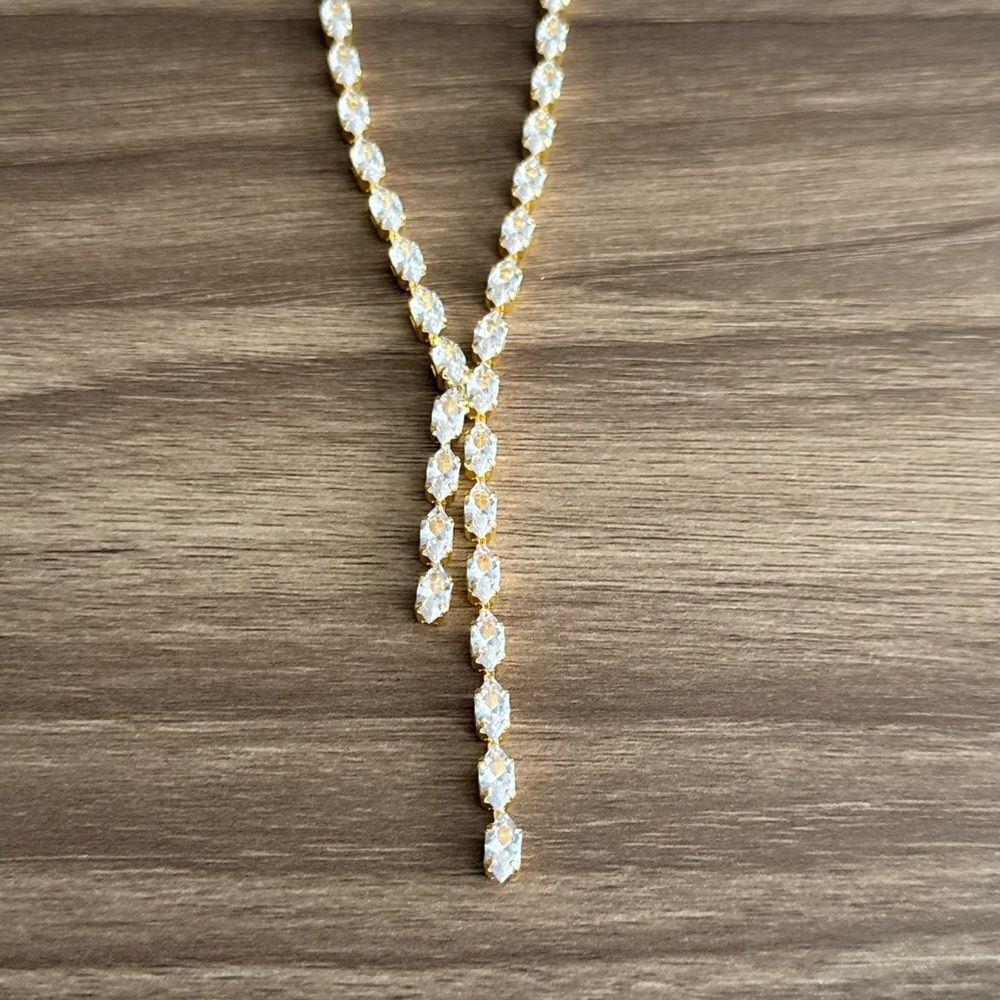 Diamond drop Necklace Q548 - Picture 3 of 6
